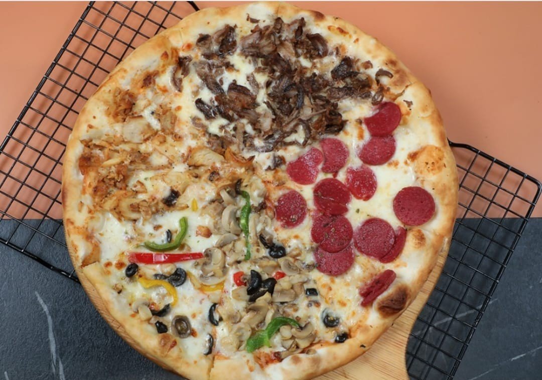 بيتزا فور سيزون foto